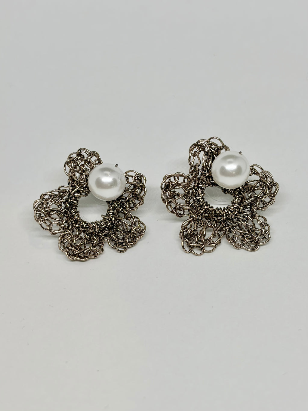 Grande Flower Studs