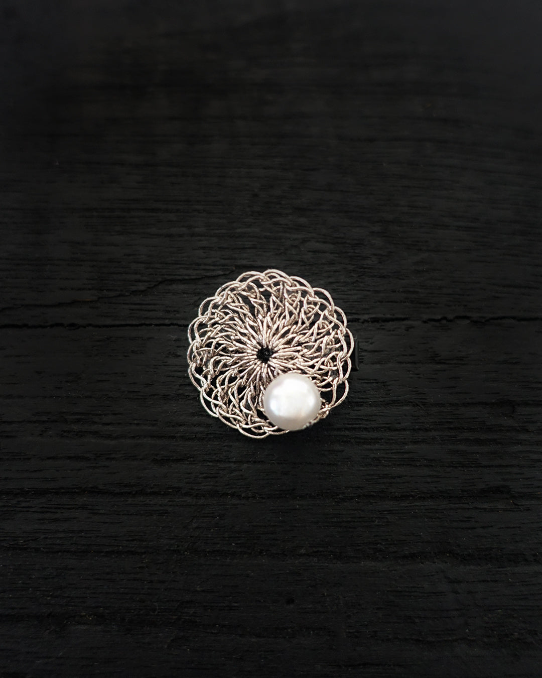 Circle & Pearl Hairclip
